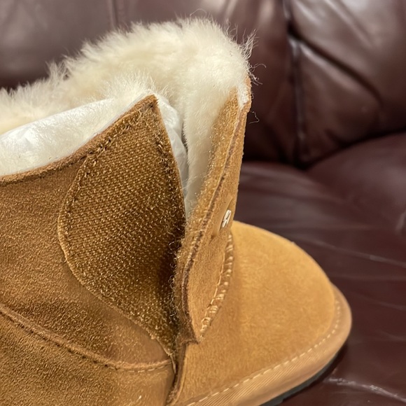 Snow boots from Australia. The brand is EVERAU, everaustralia. Never been worn. - Picture 9 of 13